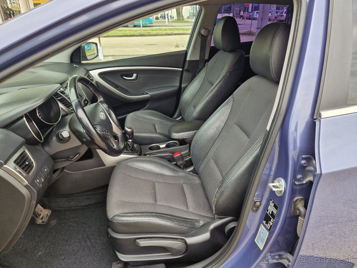 Hyundai i30 CW 1.6i CRDi HP 16V DOHC Style - 14