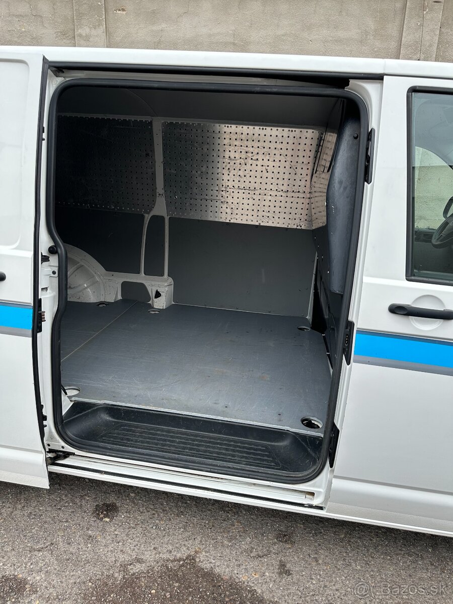 PREDÁM úžitkové vozidlo Volkswagen Transporter T5 2.0 TDI - 14
