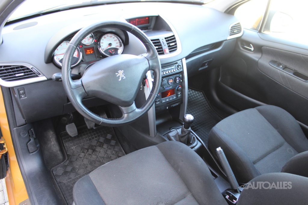 Peugeot 207 1,4 i 16V 65 kW - 14
