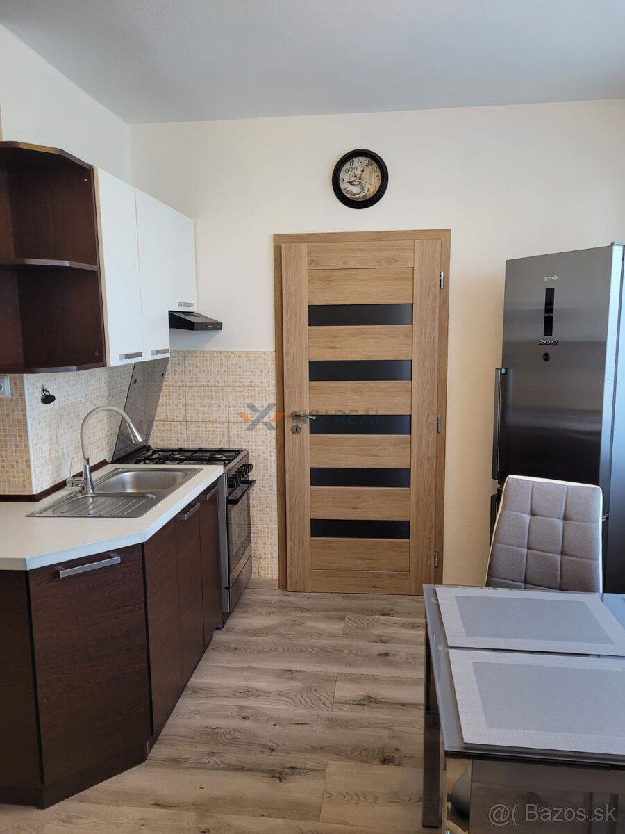 Na prenájom krásny zrekonštruovaný 3-izbový byt - 14