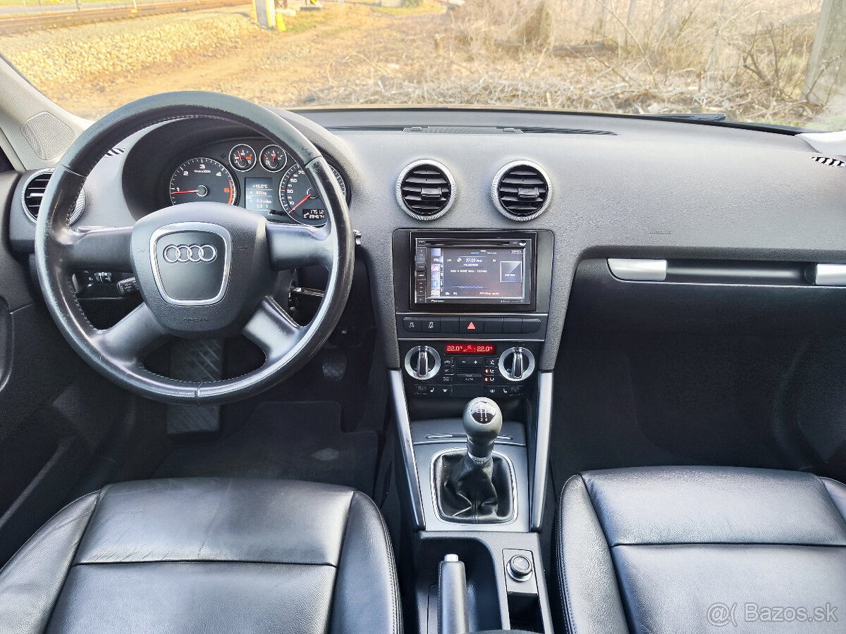 Audi A3 Sportback 1.6 TDI 105k DPF Ambiente - 14