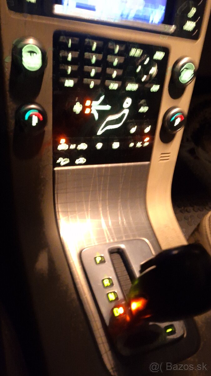 Volvo XC70,P3,r.v.2008,Momentum - 14