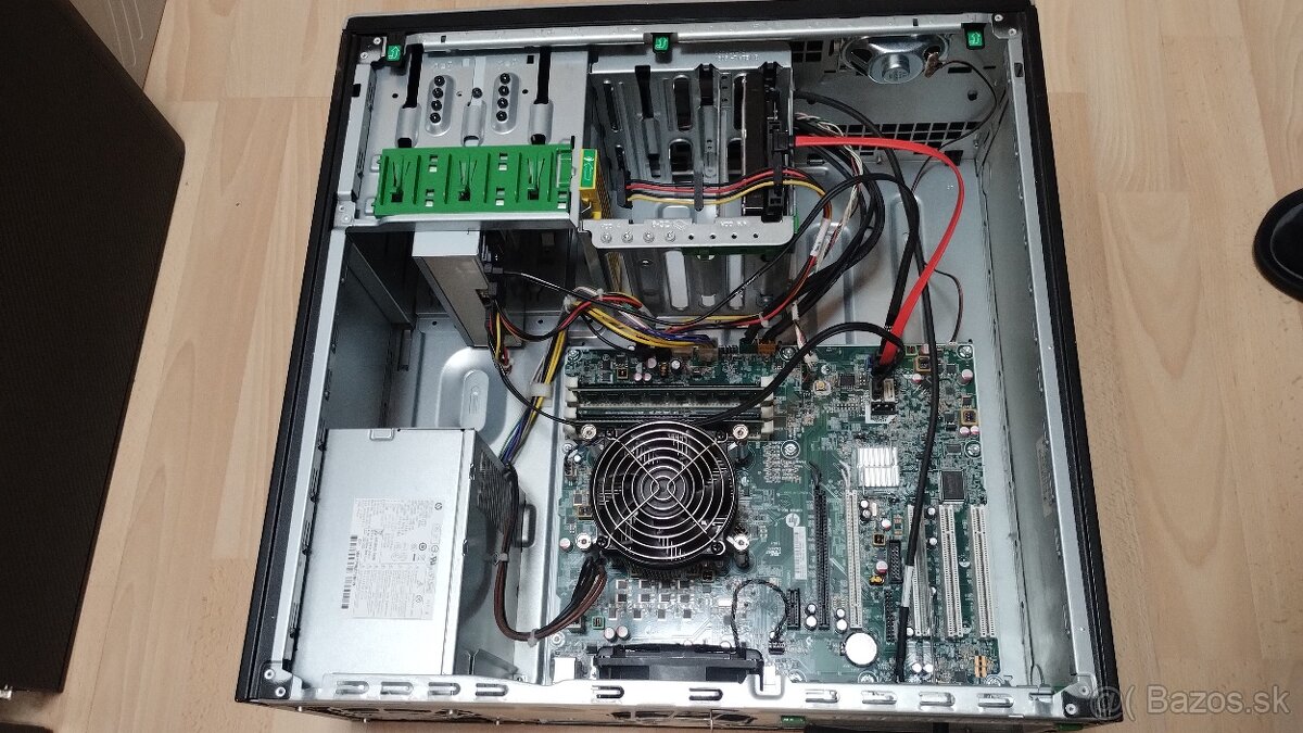 Predám stolný počítač HP - 14