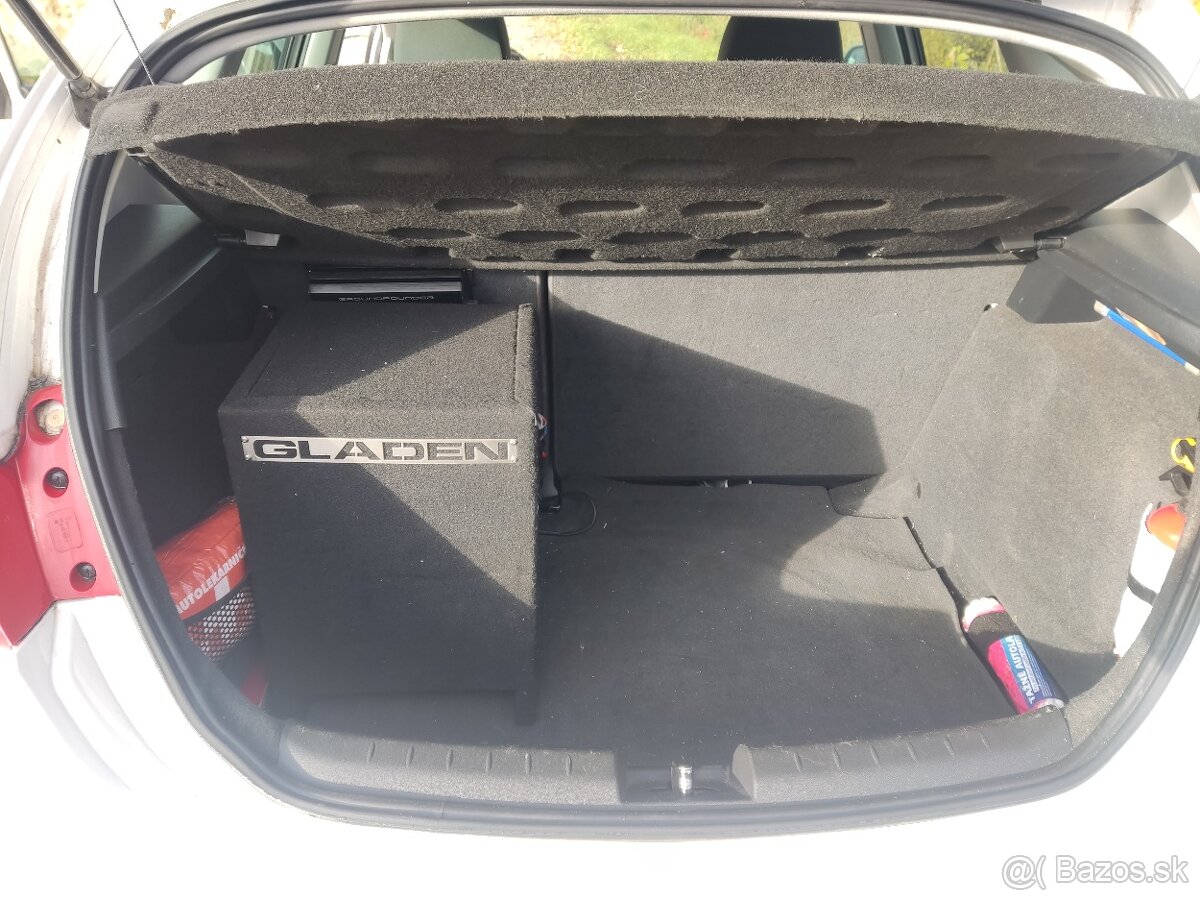 Seat Leon 1.6 TDI rv:2011 - 14