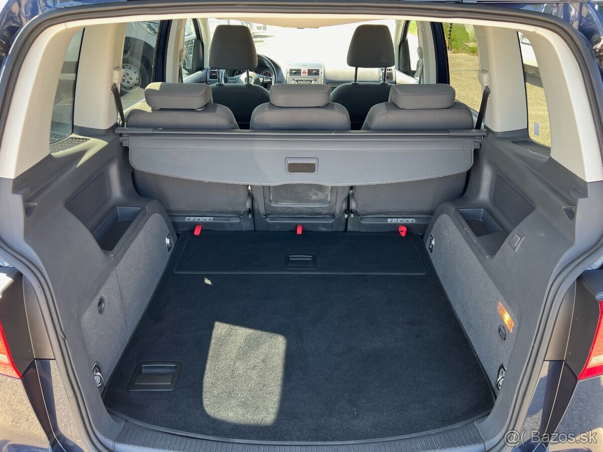 VW Touran 2.0TDI diesel, 103kW, MT/6, rok:08.2010. - 14