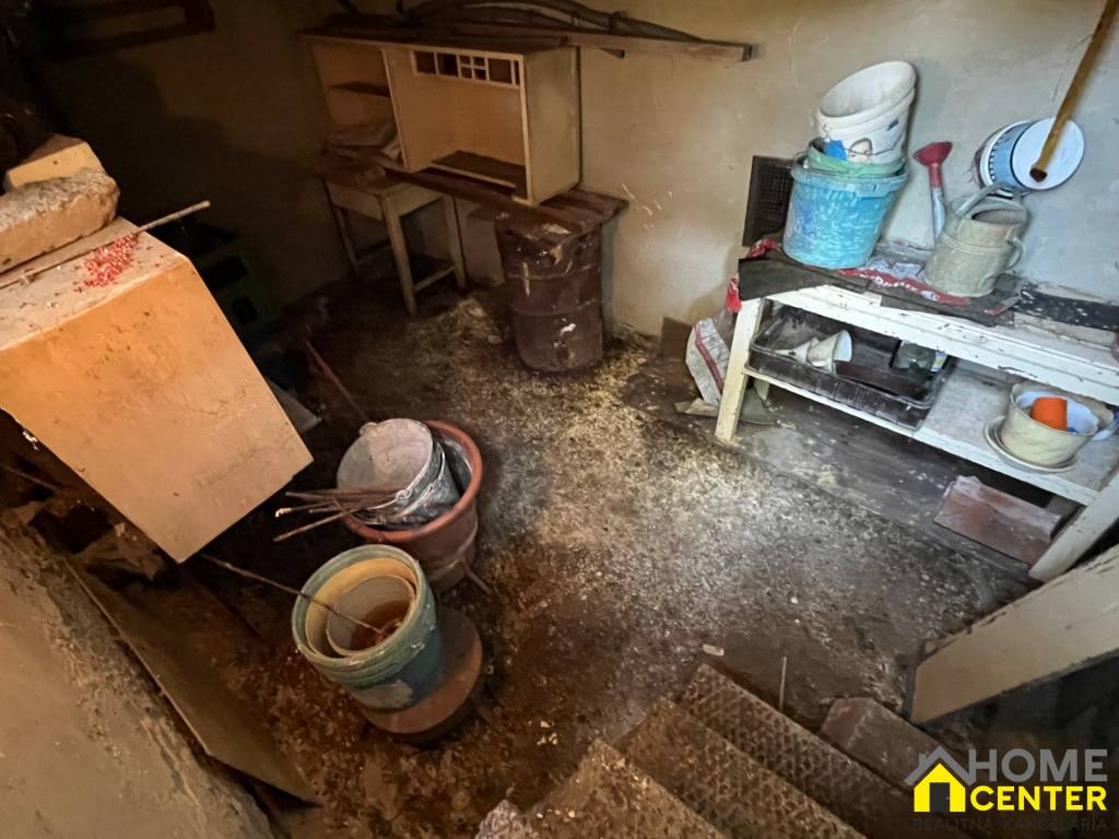 NA PREDAJ 4 izb. rodinný dom s veľkým potenciálom v Kolárove - 14