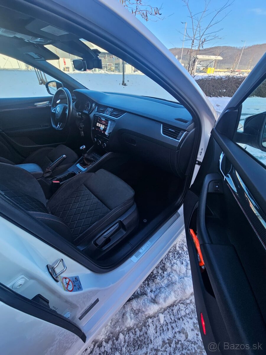 Škoda Octavia Combi 2.0 TDI RS - 14