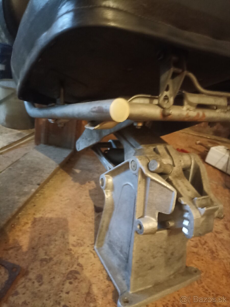 PRAGA V3S náhradné diely - 14