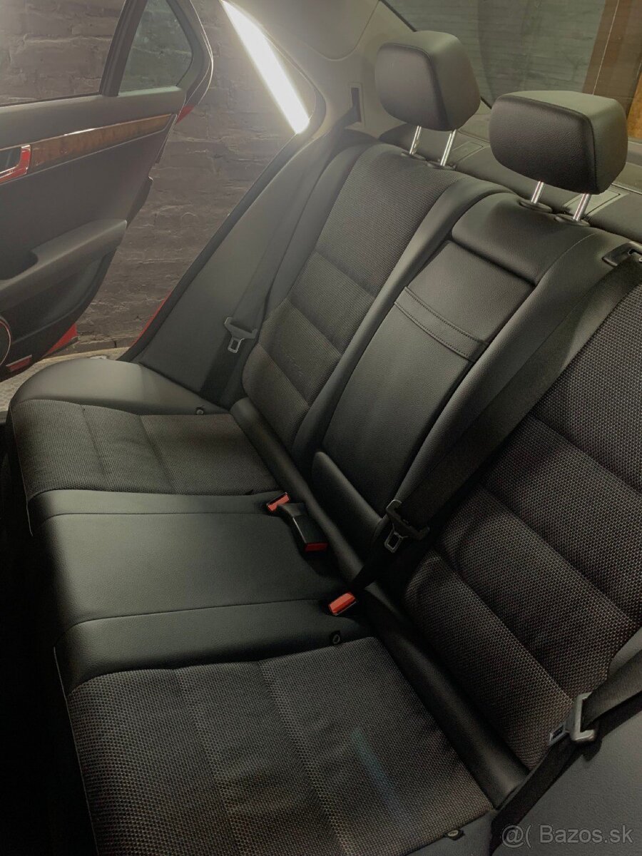 Mercedes Benz C200 - 14