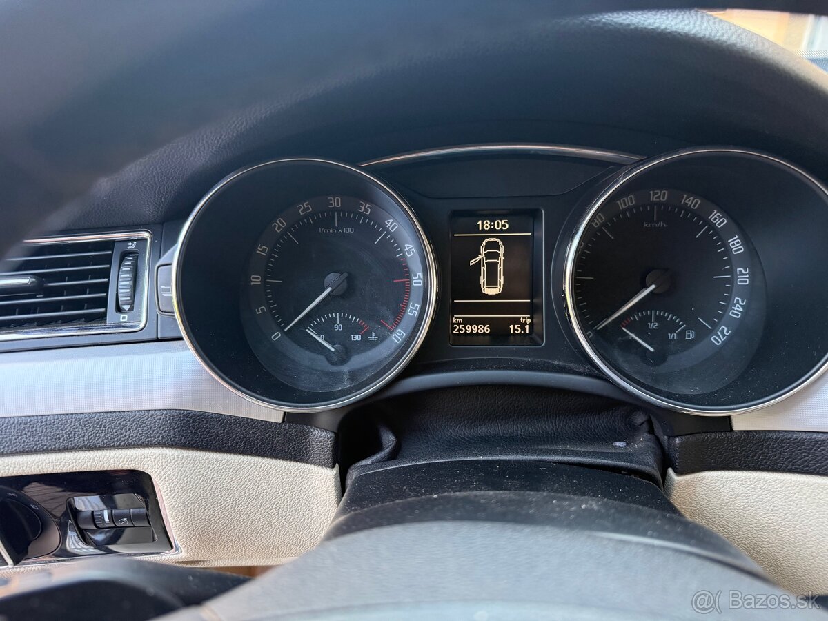 Skoda Superb combi 2.0 tdi 125kw - 14
