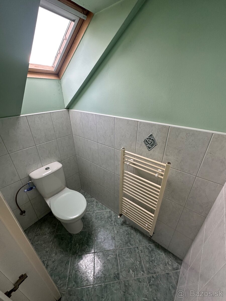 Dvojgeneračný poschodový rodinný dom - 14