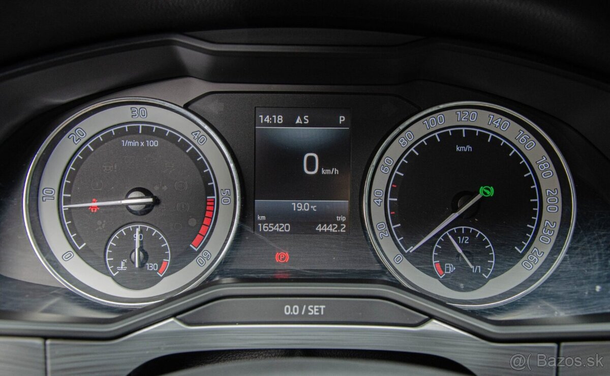 Škoda Superb 2.0 TDI SCR DSG - 14