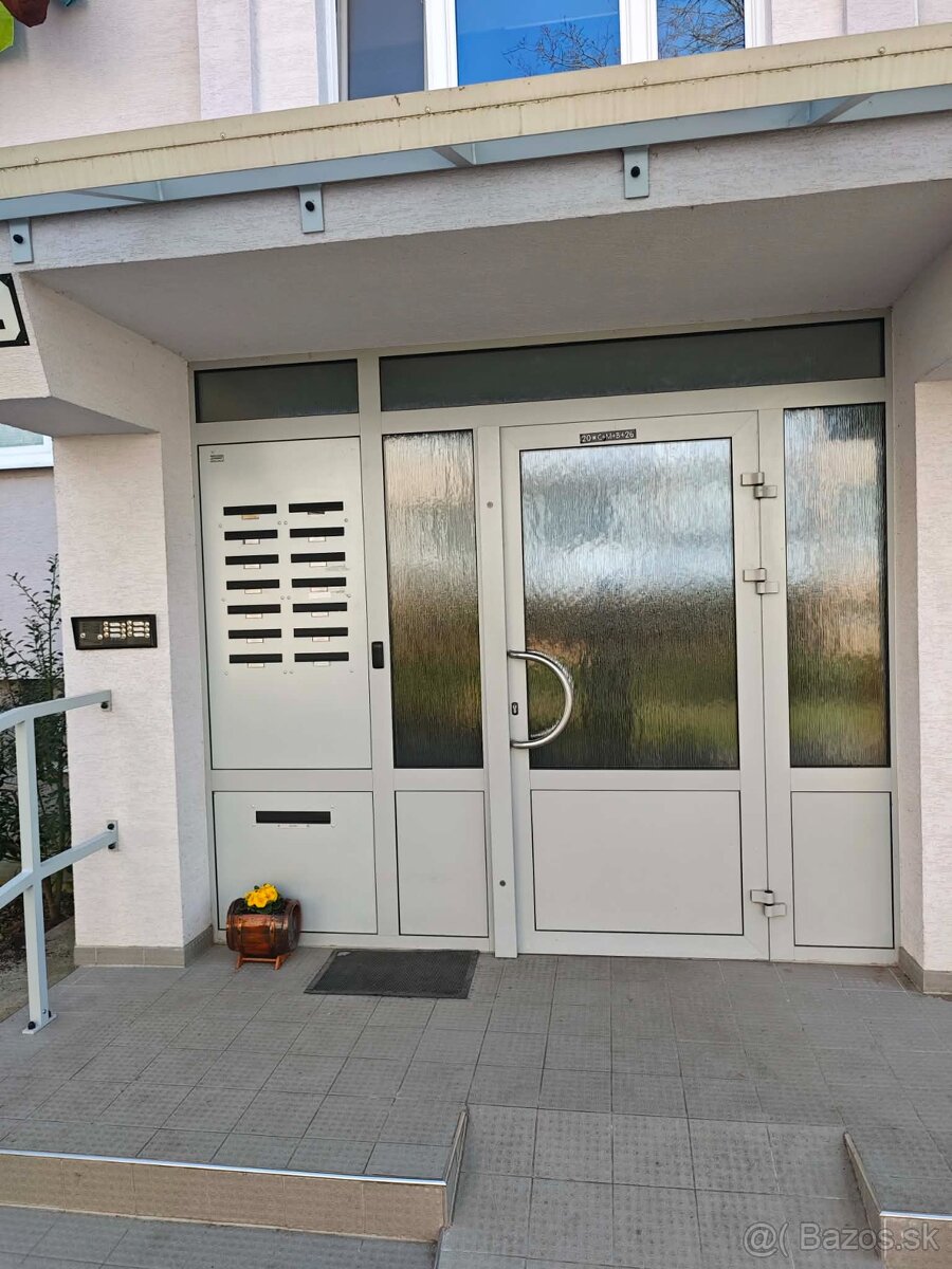 Prenajmem 1-izbový byt 35 m² Senec - 14