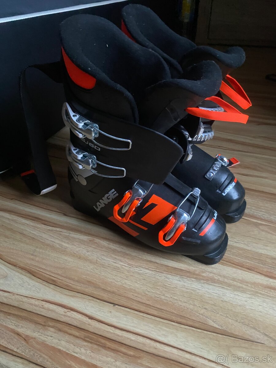 Lyžiarky a lyže - 14