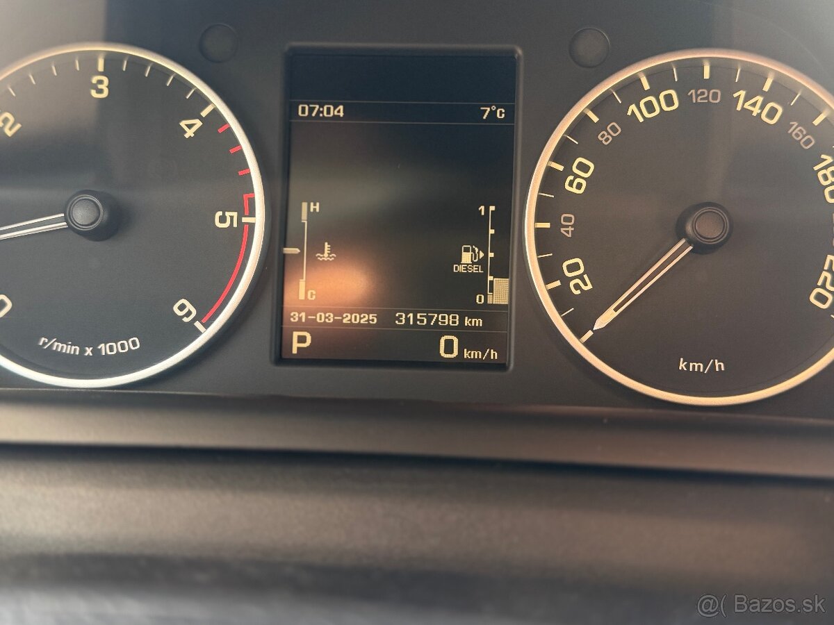 Land Rover Discovery 4 HSE - 14