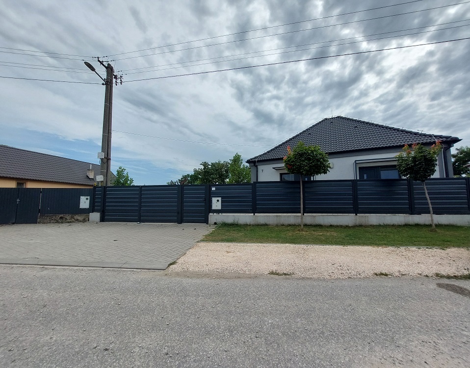 Nesvady: Investičná príležitosť. Znížená cena - 14