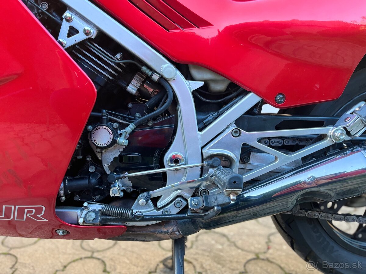 Honda vf 1000 f2 - 14