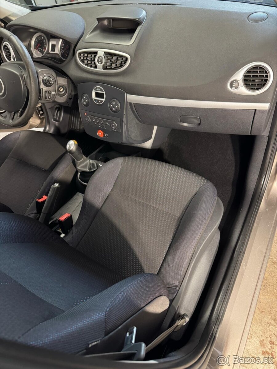 Renault clio 1.2 tce 74kw rok2008 - 14