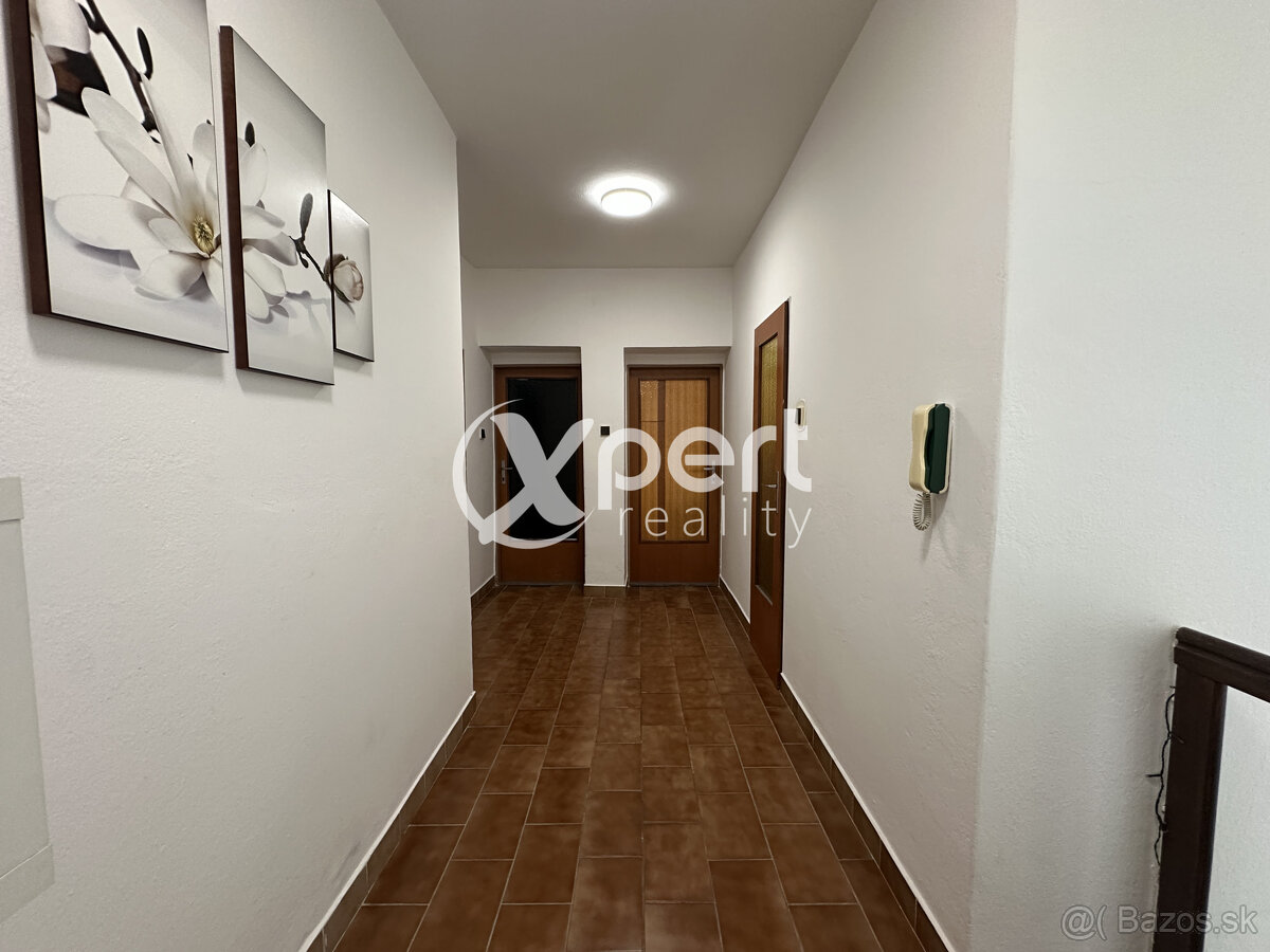 ZNÍŽENÁ CENA.NA PREDAJ RODINNÝ DOM S GARÁŽOU A ZÁHRADOU - 14