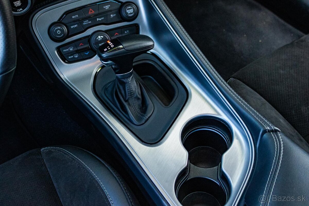 Dodge Challenger R/T 5.7 V8 / TOP STAV - 14