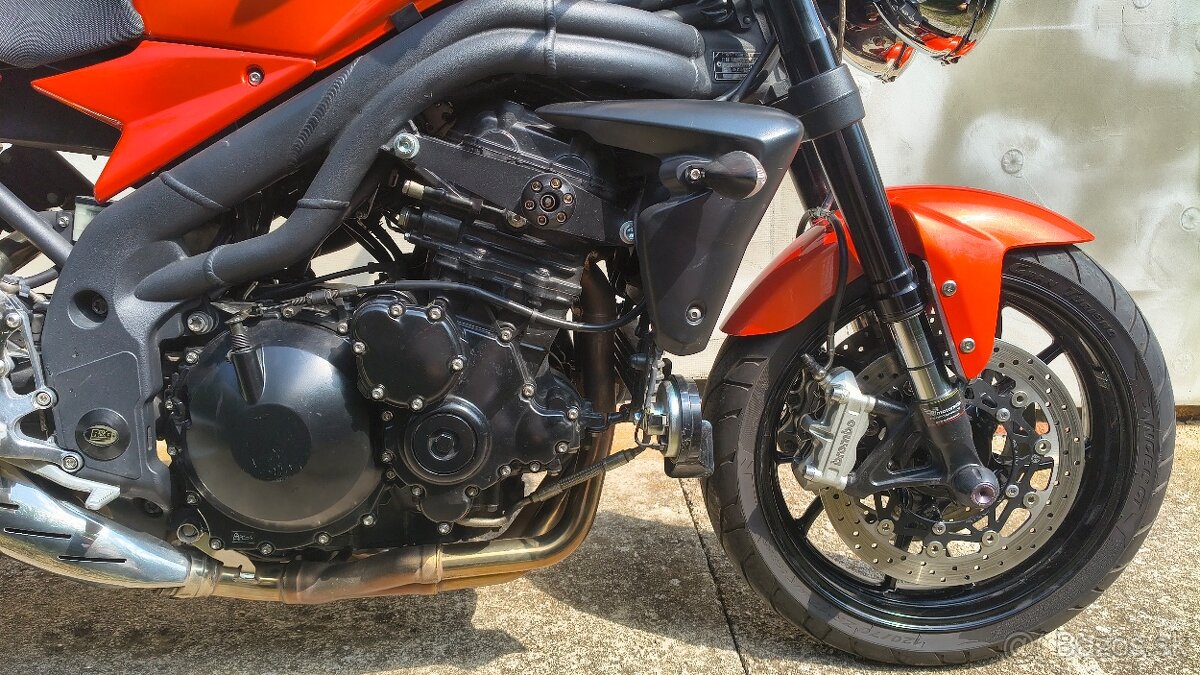 Triumph SPEED TRIPLE 1050 - 14