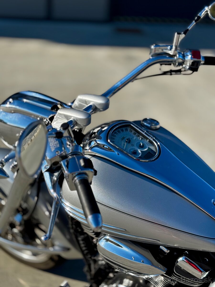 YAMAHA XV 1900 Stratoliner - 14
