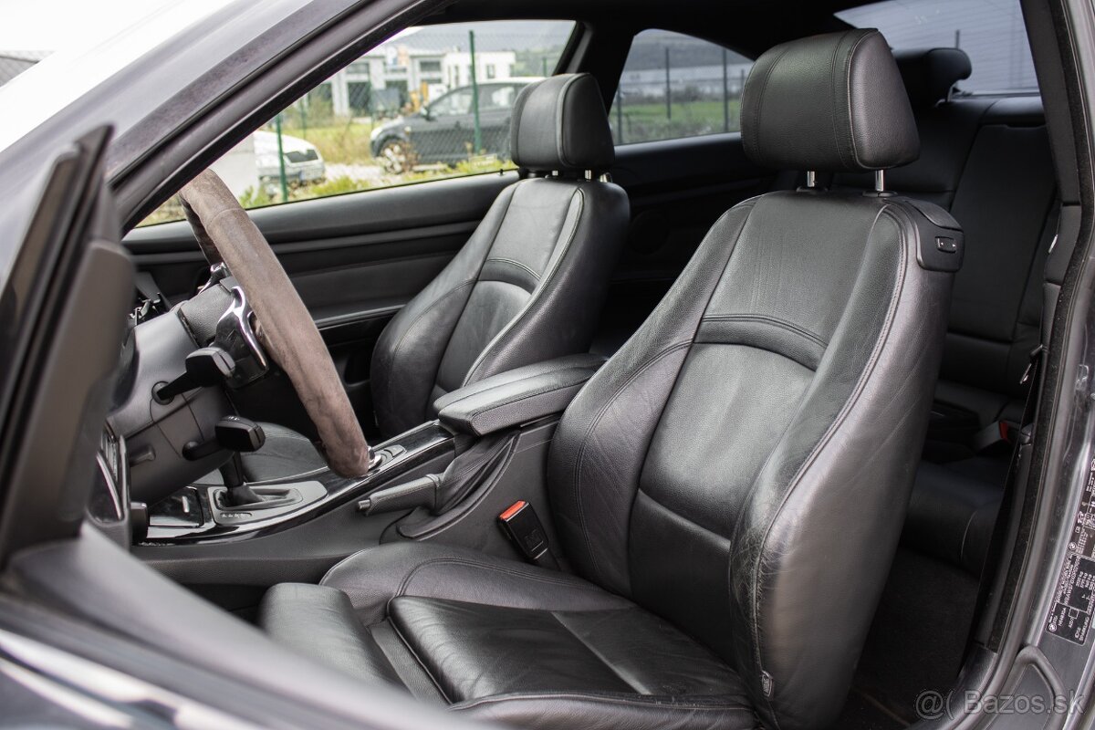 BMW Rad 3 Coupé 335i A/T - 14