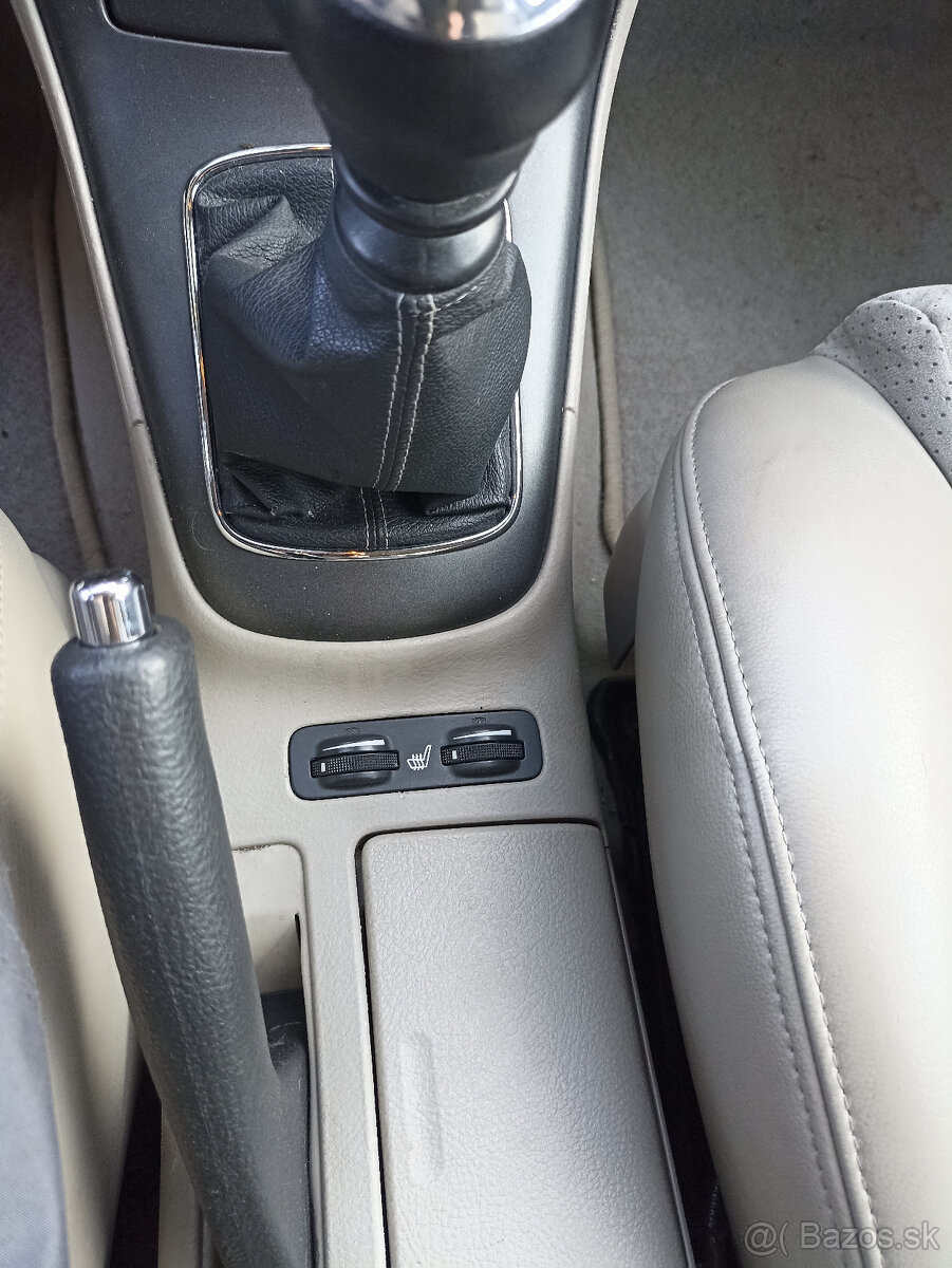 Toyota Avensis 2,2 D-Cat 130kW - 14