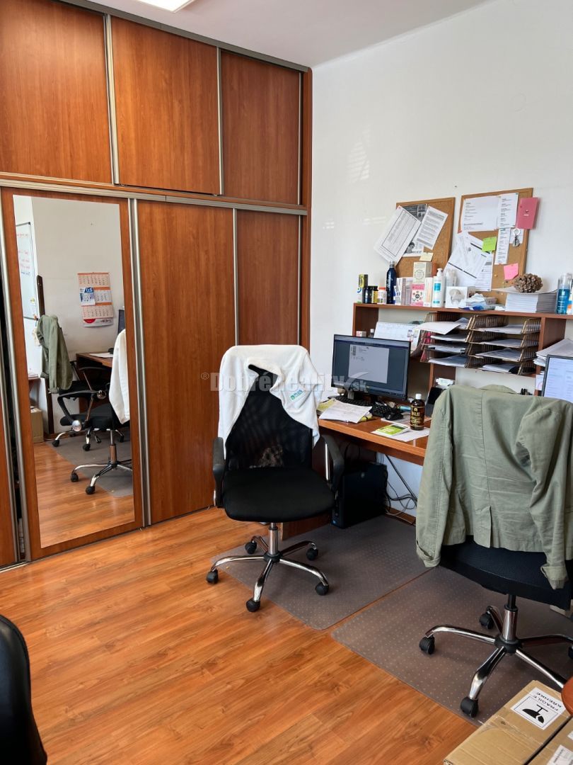 Ponúkame na prenájom nebytové priestory v Prievidzi . - 14