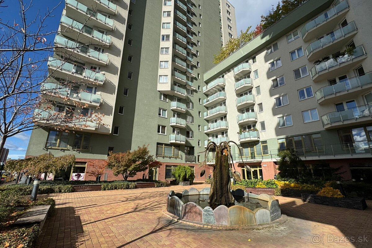 IHNEĎ VOĽNÝ | 2,5 - izbový byt so samostatnou garážou - 14