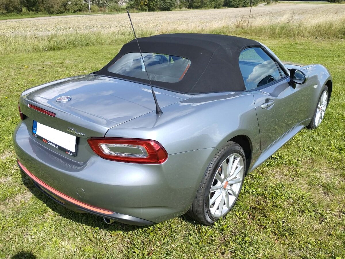 Fiat 124 Spider Kabriolet - 14