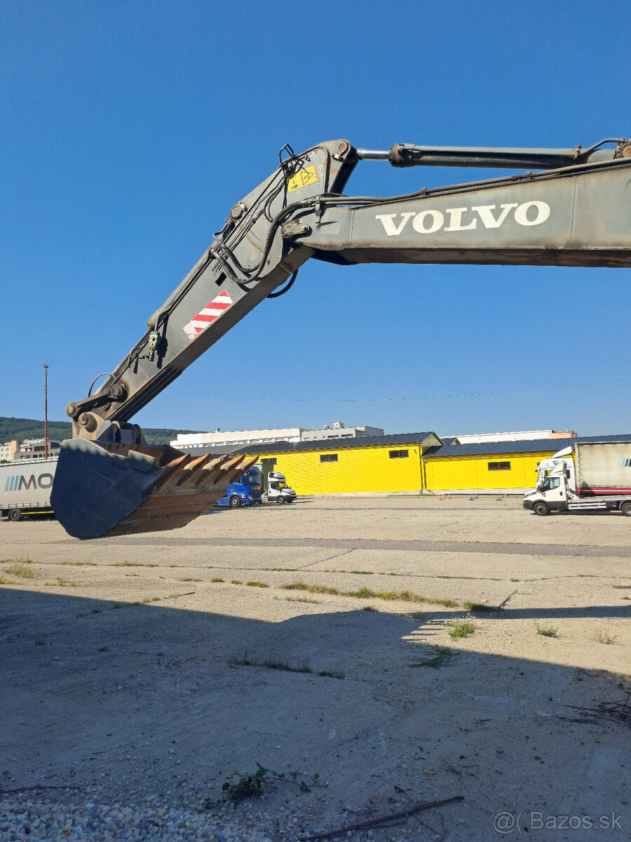 Pásový bager Volvo - 14