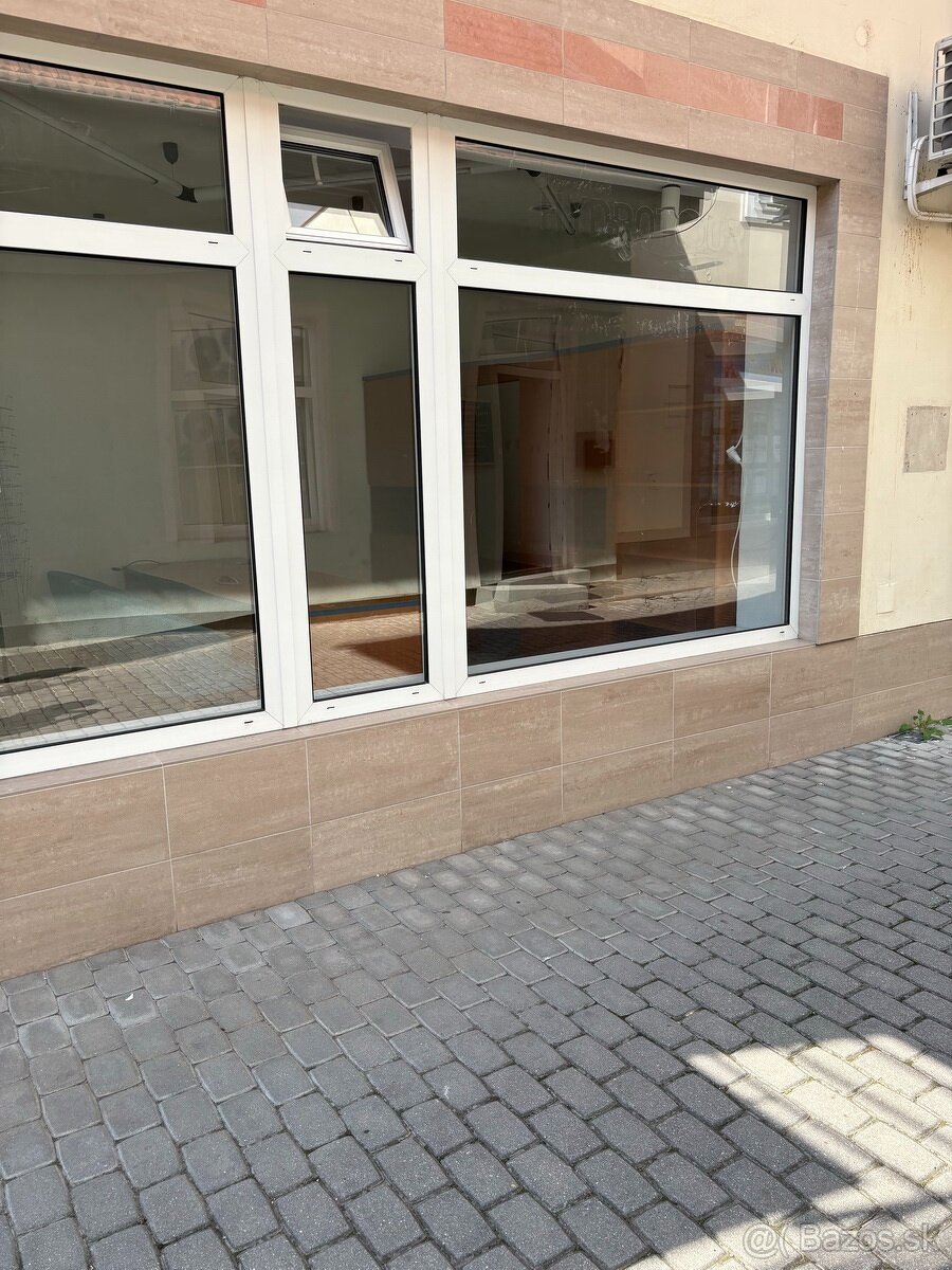 Na prenájom obchodný priestor 30 m2 v centre, Nitra - 14