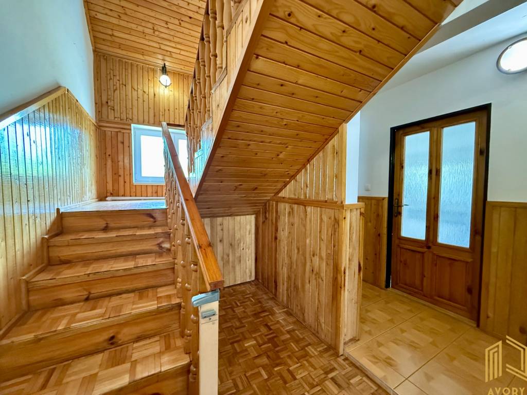 5 - IZB. ROD. DOM s GARÁŽOU,POZEMOK 771m2, BOR. MIKULÁŠ - 14