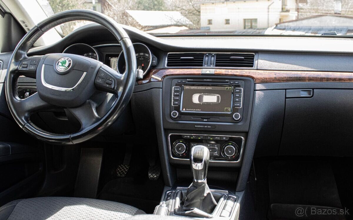Škoda Superb Combi 2.0 TDI 2011 - 14