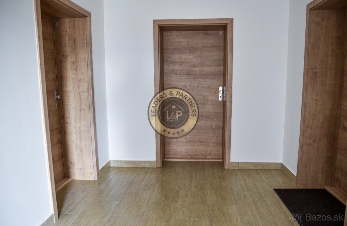 PREDAJ - priestranný 2-izbový BYT - prevedenie ŠTANDART - 14