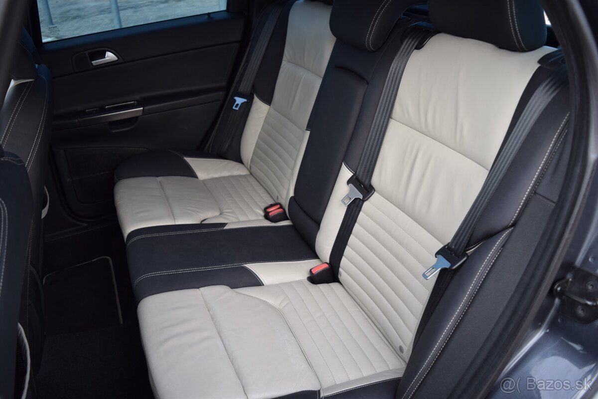 Volvo V50 D3 R-Design - 14