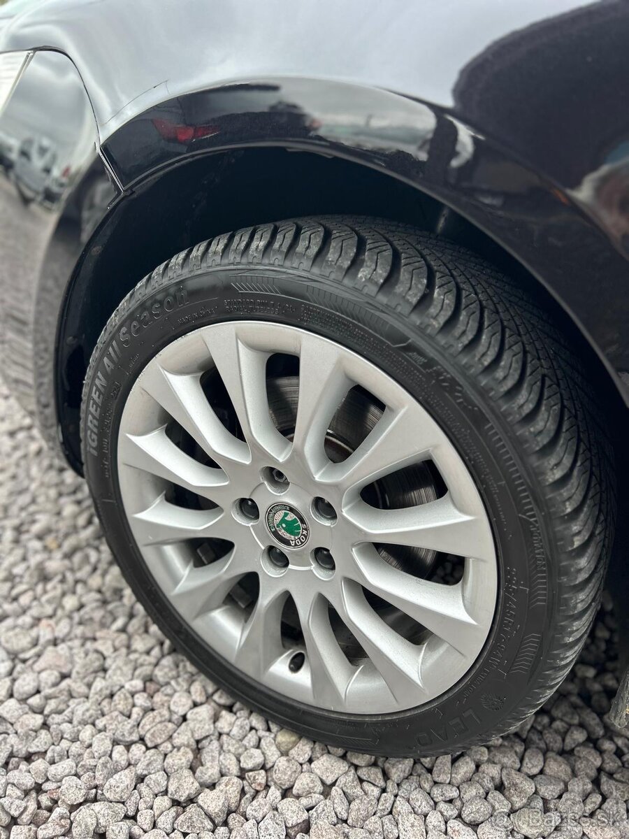 Škoda Superb Combi - 14