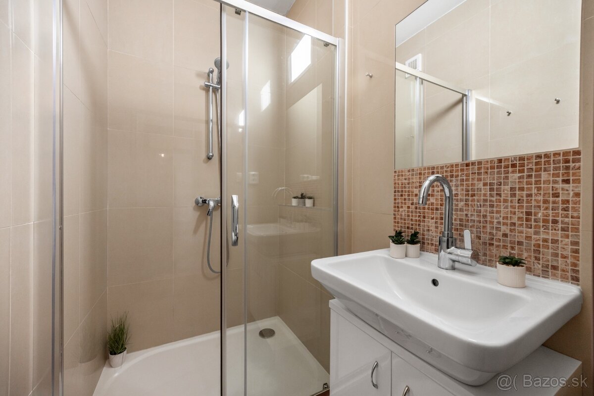 Na predaj 5 izbový rodinný dom Hrubý Šúr okres Senec - 14