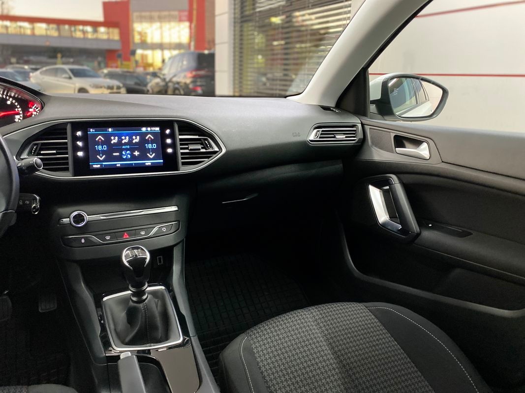 Peugeot 308 SW 1,5 BlueHDi 96kW ActivePack - 14