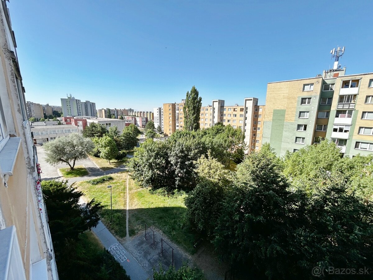 4-izbový byt s loggiou, 80 m², Bukurešťská ul. - 14