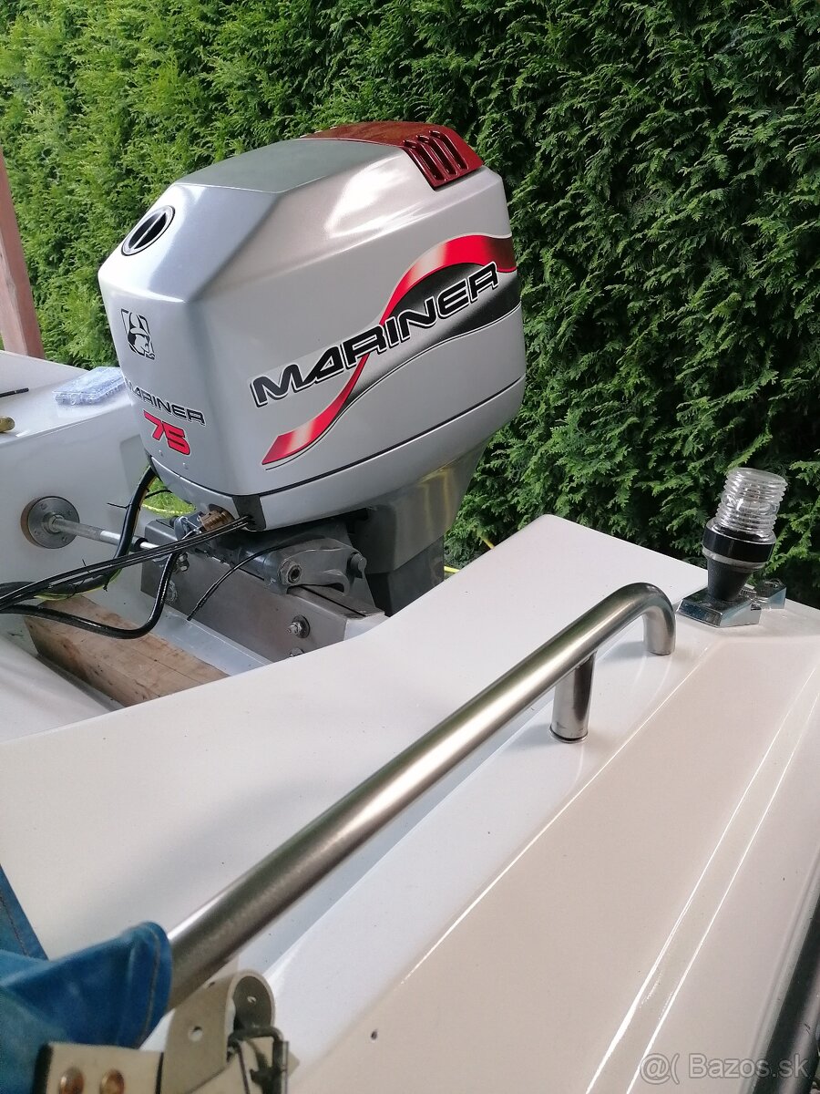 Predam motorovy čln Glastron - 14