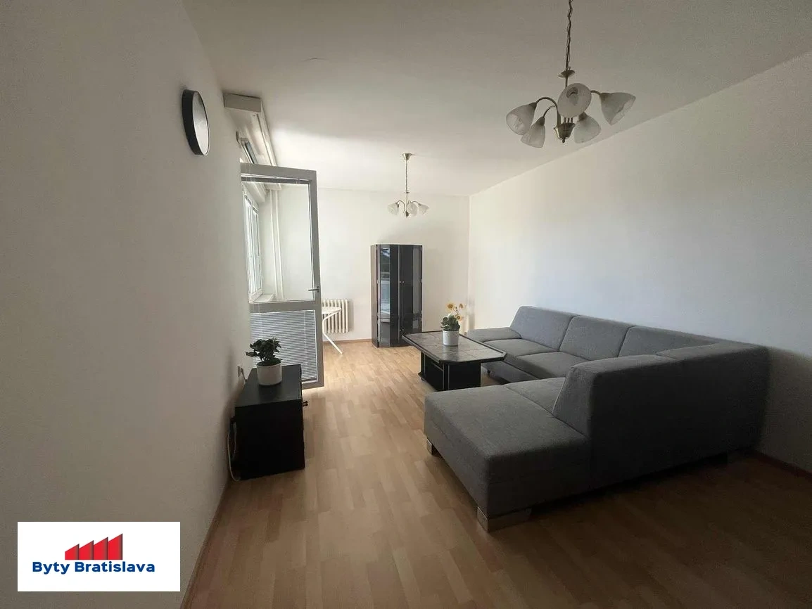 Prenajmem 2 izb.byt s terasou na Hradnom kopci BA. - 14