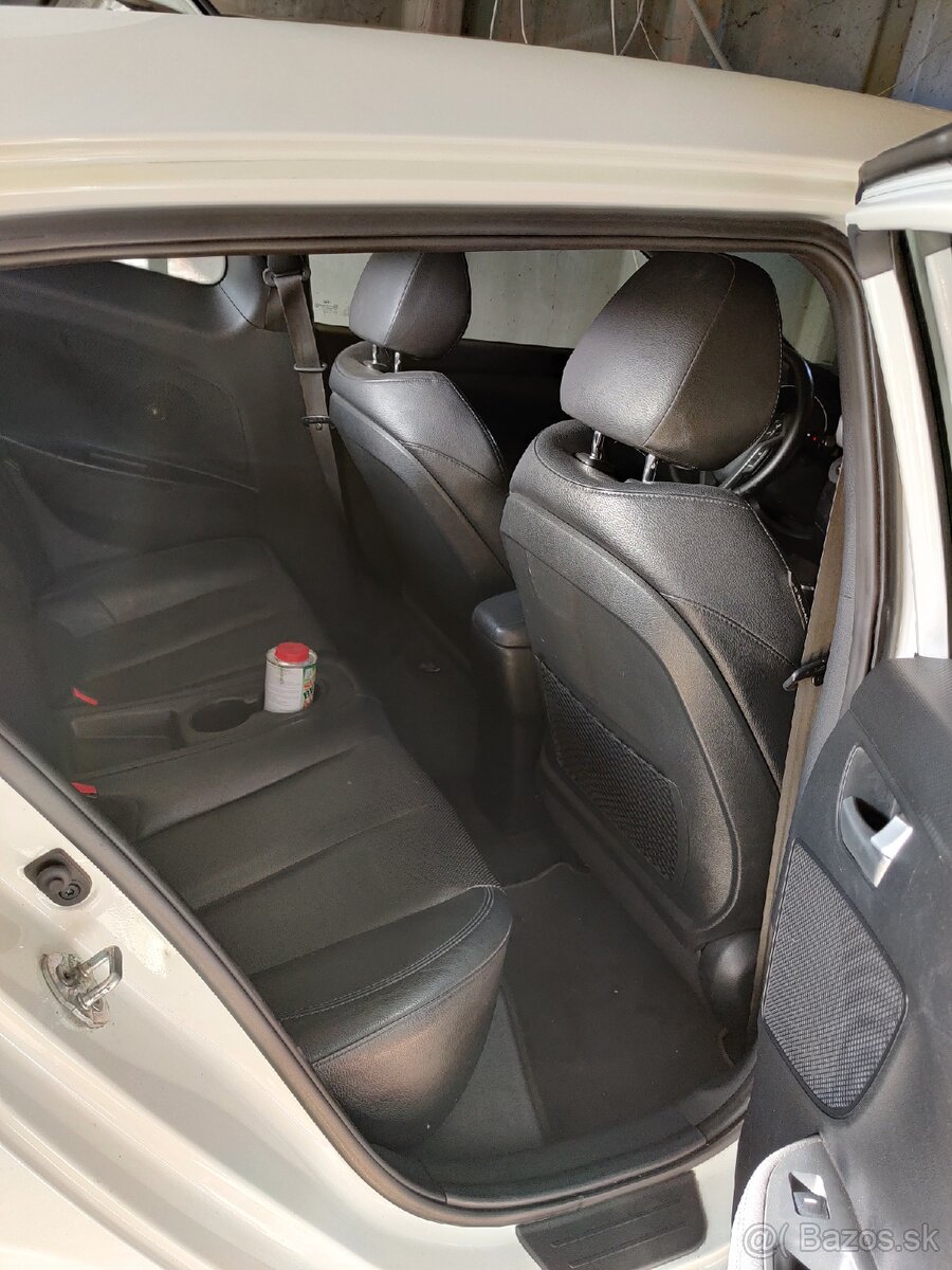 Hyundai Veloster Turbo - 14