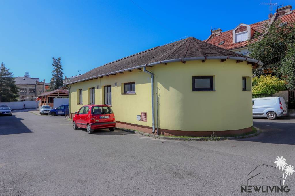 Exkluzívne na predaj polyfunkčná budova vo Vrbovom - 14