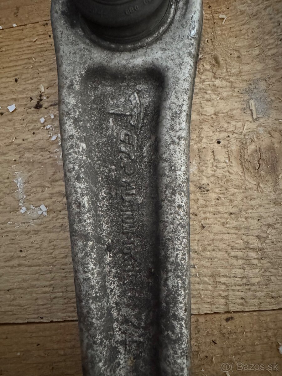 🛞 Predám ramená + tyčky stabilizátora Tesla Model S (P100D - 14