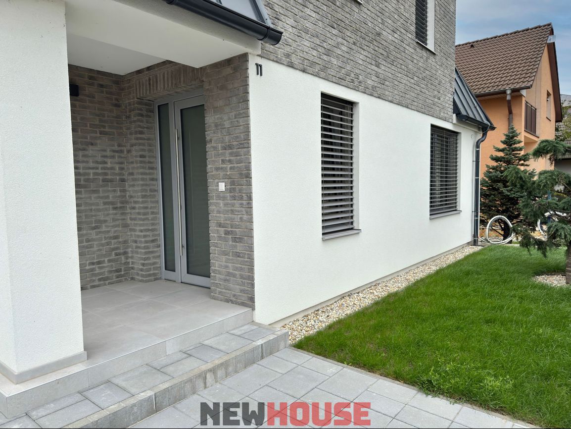 Skolaudovaná novostavba – 5i Rodinná vila BISKUPICE - 14