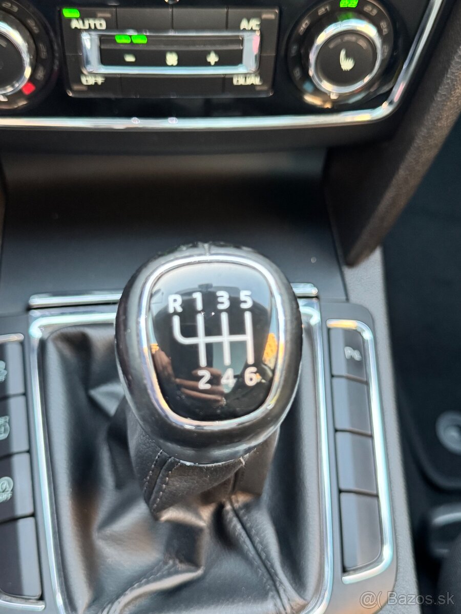 Škoda Superb Combi Facelift 2015, 2.0 TDI 6-st. manual - 14