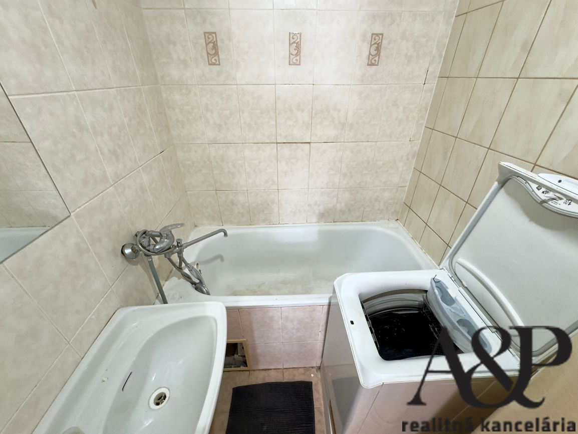 NA PREDAJ 2 IZB. BYT S LOGGIOU, 49M2, KALINČIAKOVA UL., SENI - 14