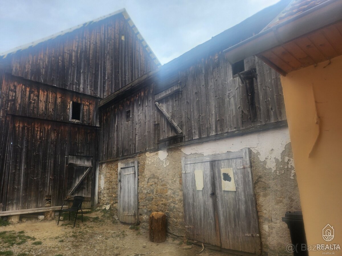 Rodinný dom v centre obce Štrba - 14